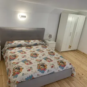 https://villa-binario82.taorminaitalyhotels.com