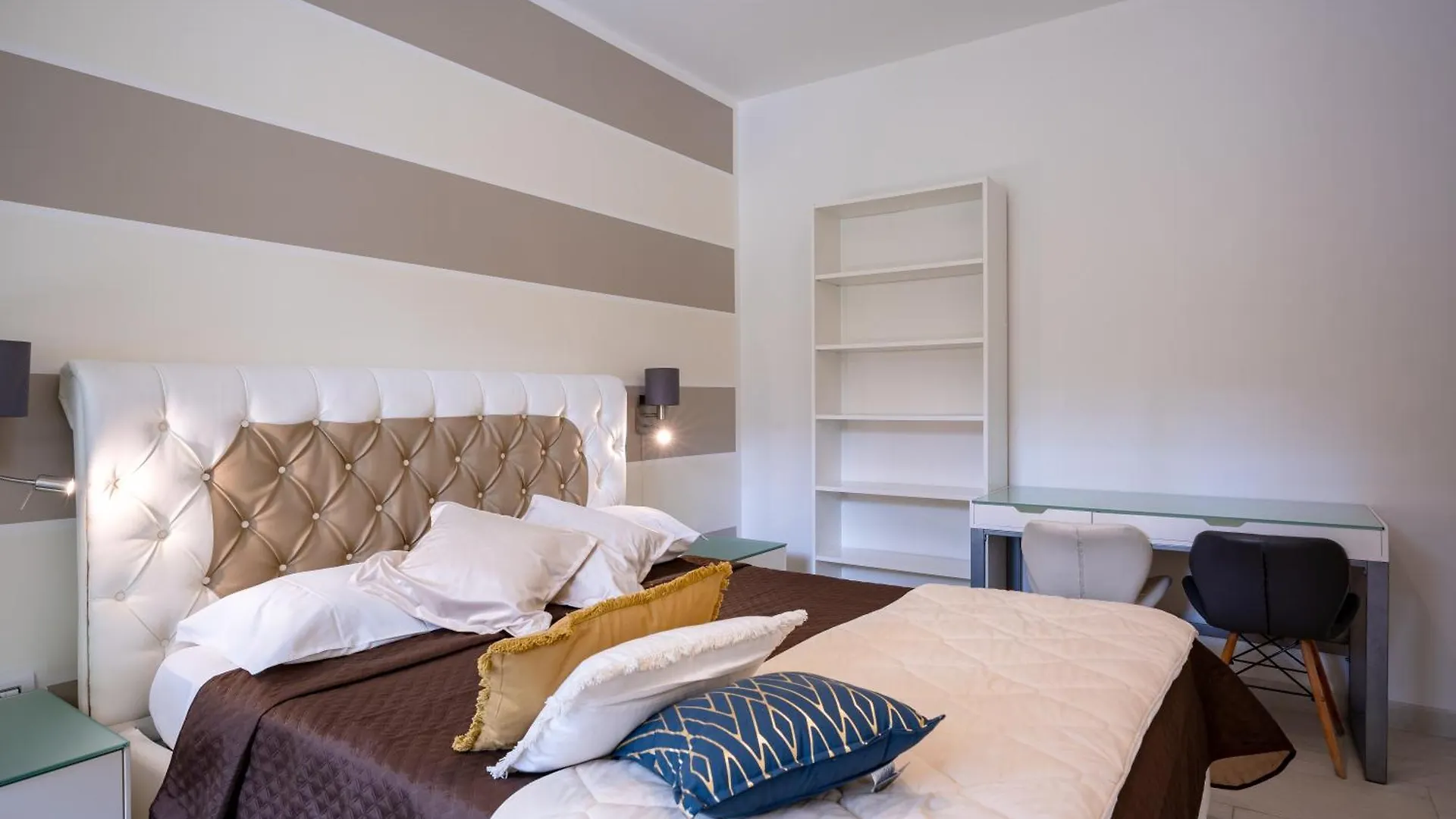 קליארי Kalbia Apartment Or Rooms Renovated, Functional, Intimate And More 0*,